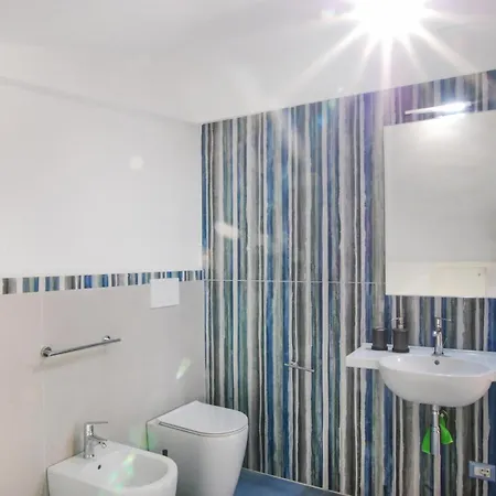 3 Bedroom Nice In Lägenhet *